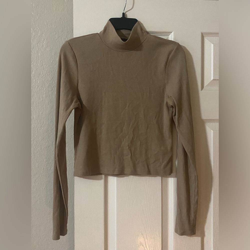 American Eagle, long sleeve brown turtleneck